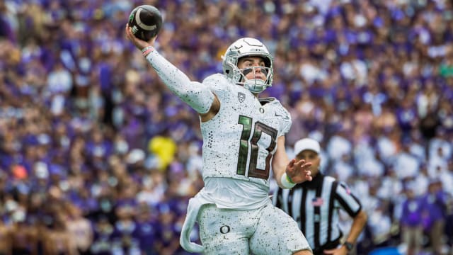Bo Nix Washington Throw